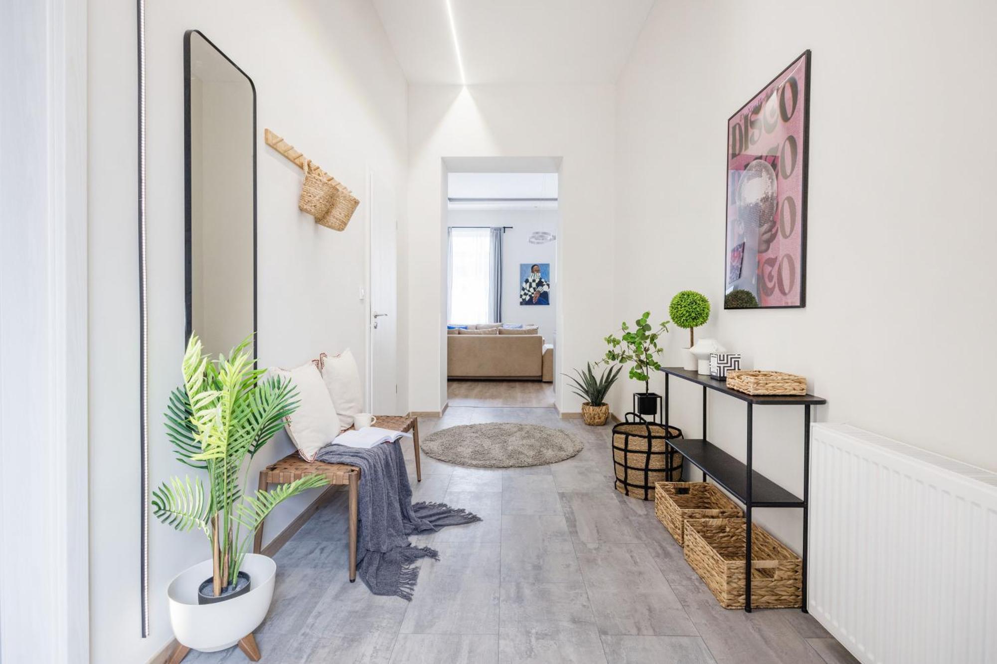 Central Budapest Oasis - Modern Charm, Timeless Comfort Kültér fotó
