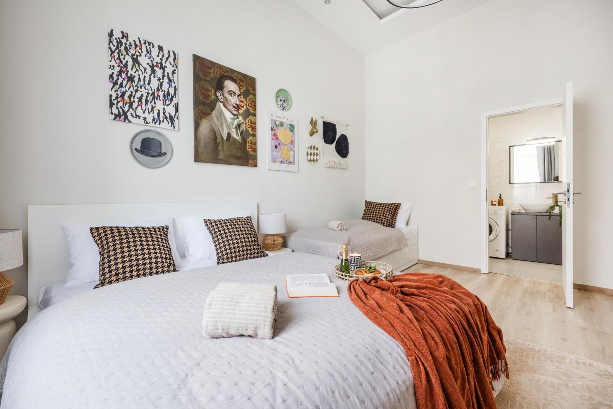 Central Budapest Oasis - Modern Charm, Timeless Comfort Kültér fotó